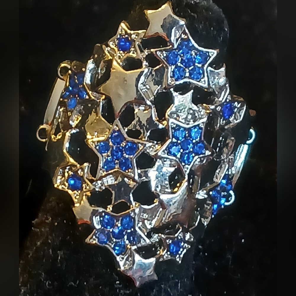 Paparazzi Silvertone Stretch Band Ring With Stars And Blue Rhinestones